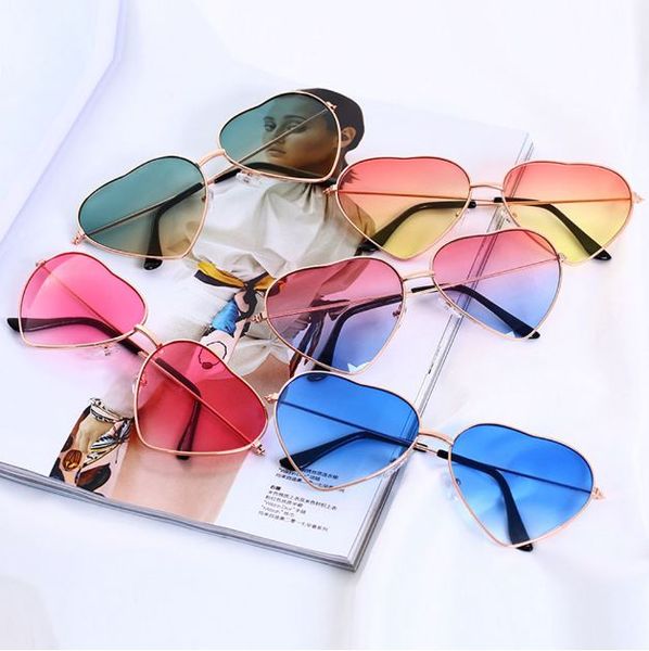 fashion retro heart sunglasses women sun glasses lens alloy sunglasses female eyewear frame driver goggles car accessories, White;black
fashion retro heart sunglasses women sun glasses lens alloy sunglasses female eyewear frame driver goggles car accessories, White;black