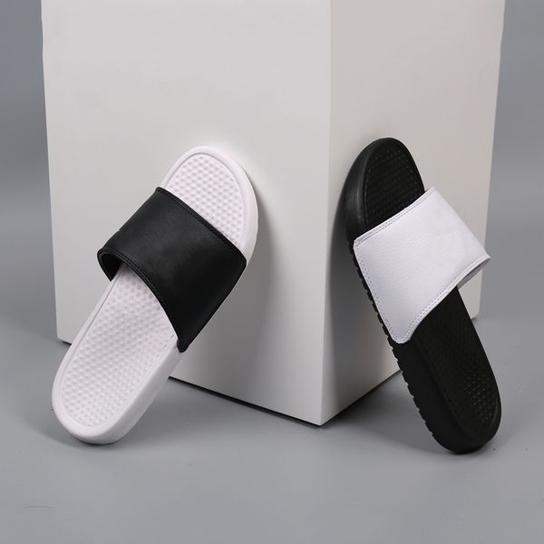 High Quality Benassi Designer Slipper Gear Bottoms Women Mens Women Sandals Causal Summer Flip Flops Black White with letter and check
High Quality Benassi Designer Slipper Gear Bottoms Women Mens Women Sandals Causal Summer Flip Flops Black White with letter and check
