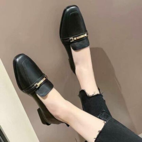 wholesale fashion semi-ring metal letter buckle genuine leather women loafers shoes flat heels casual shoes office dress new arrival, Black
wholesale fashion semi-ring metal letter buckle genuine leather women loafers shoes flat heels casual shoes office dress new arrival, Black
