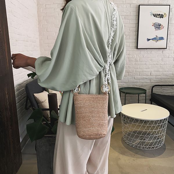 fashion womens straw weaving single shoulder bucket bag female totes women bohemian style summer joker crossbody bag rieten tas
fashion womens straw weaving single shoulder bucket bag female totes women bohemian style summer joker crossbody bag rieten tas