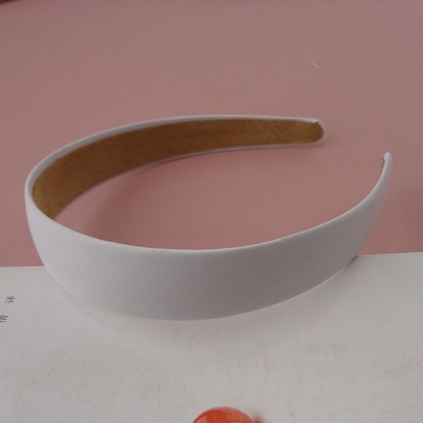 10pcs 25mm white satin covered plain plastic hair headbands with velvet back fabric hairband womens diy wholesales, Silver
10pcs 25mm white satin covered plain plastic hair headbands with velvet back fabric hairband womens diy wholesales, Silver