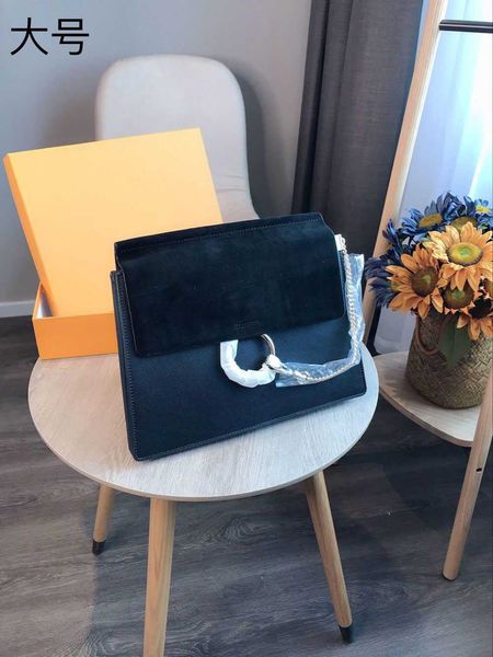 shoulder bags women luxury designer real chain crossbody bag handbags famous circle designer purse big size 31cm
shoulder bags women luxury designer real chain crossbody bag handbags famous circle designer purse big size 31cm
