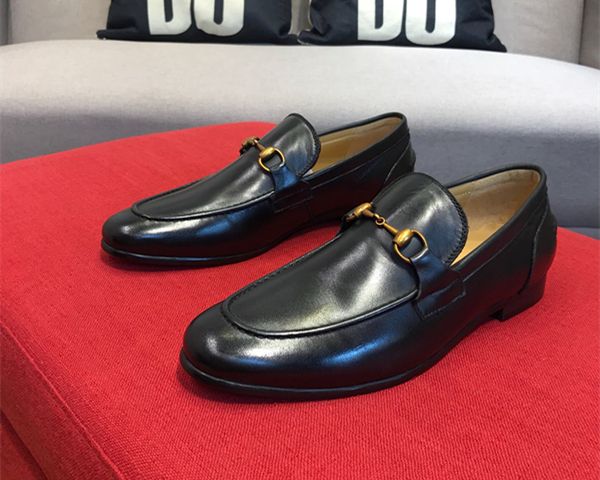 18ss 2019 new italian leather handmade loafers office shoes men leather shoes metal point wear well men's size 38-45 with box, Black
18ss 2019 new italian leather handmade loafers office shoes men leather shoes metal point wear well men's size 38-45 with box, Black