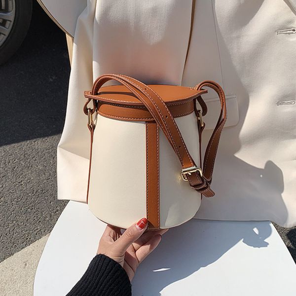 женщина lady большой pu кожа crossbody сумки для женщин 2020 плеча сумку дамы руки sling сумки
женщина lady большой pu кожа crossbody сумки для женщин 2020 плеча сумку дамы руки sling сумки