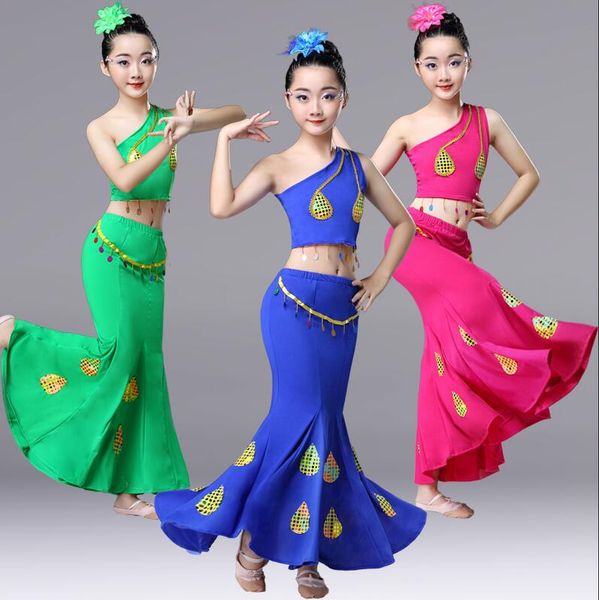 2019 children dai dance clothes fishtail skirt elastic peacock dance costumes children's chinese folk costumes, Black;red
2019 children dai dance clothes fishtail skirt elastic peacock dance costumes children's chinese folk costumes, Black;red