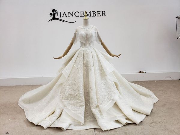 2020 new star big tailed super xiansen crystal tassel shiny spray gold stamping lotus leaf wedding dress, White
2020 new star big tailed super xiansen crystal tassel shiny spray gold stamping lotus leaf wedding dress, White