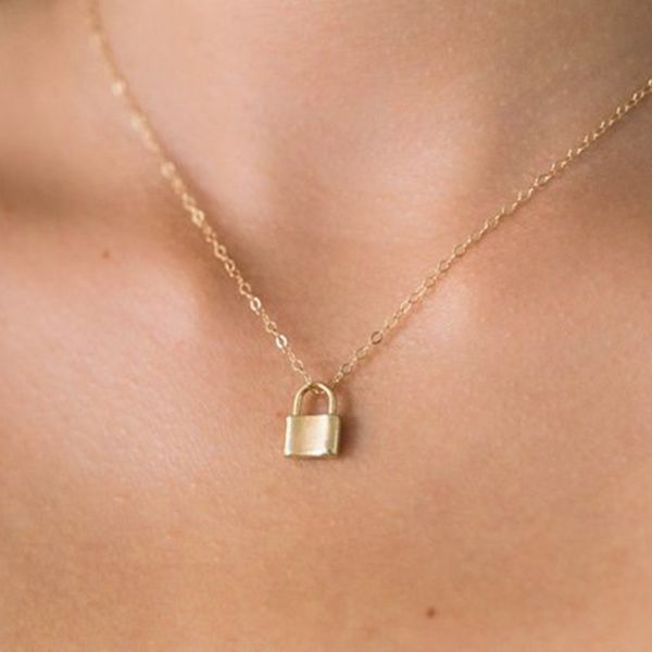 wtltc simple small lock pendant chokers necklaces for women hanging little padlock necklace dainty charms choker minimal jewelry, Golden;silver
wtltc simple small lock pendant chokers necklaces for women hanging little padlock necklace dainty charms choker minimal jewelry, Golden;silver