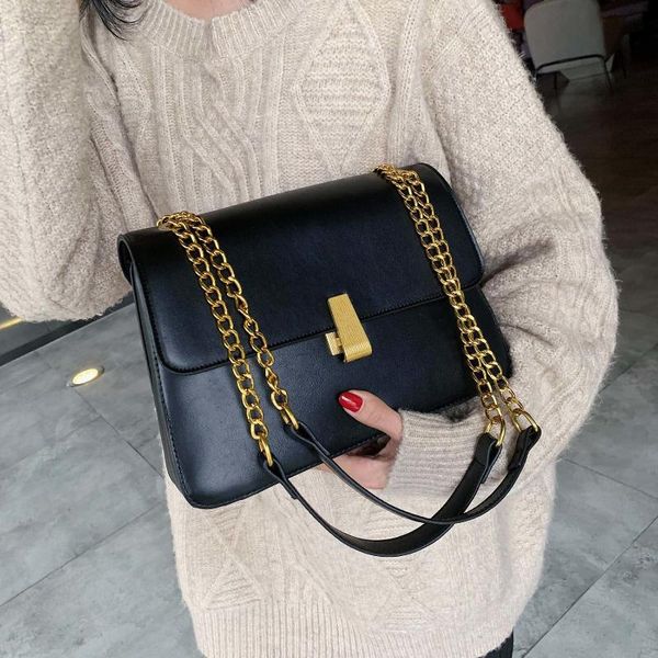 chain design shoulder messenger bag 2020 small solid color pu leather crossbody bags for women female travel handbags
chain design shoulder messenger bag 2020 small solid color pu leather crossbody bags for women female travel handbags