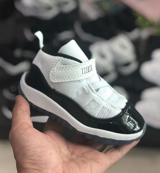 kids jumpman snake skin bred 2020 11 11s basketball shoes cap and gown space jam heiress black baby boys girls sneakers 22-27
kids jumpman snake skin bred 2020 11 11s basketball shoes cap and gown space jam heiress black baby boys girls sneakers 22-27