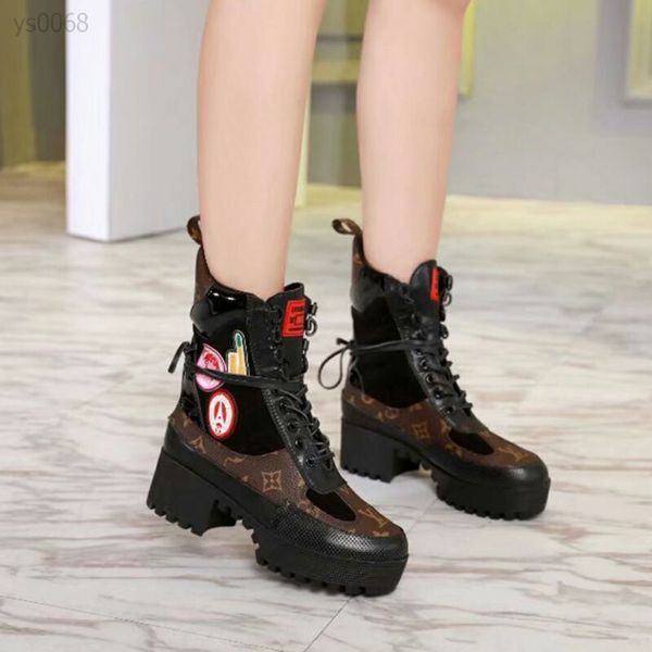 europe and america 2019 winter new short boots thick with genuine heel martin boots leather platform thick bottom locomotive boots, Black
europe and america 2019 winter new short boots thick with genuine heel martin boots leather platform thick bottom locomotive boots, Black