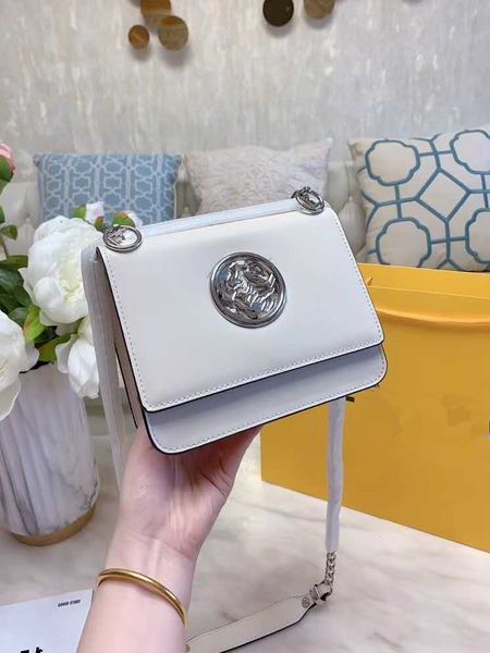2020 new handbag fashion chain web celebrity favorite imported soft cattle leather bags
2020 new handbag fashion chain web celebrity favorite imported soft cattle leather bags