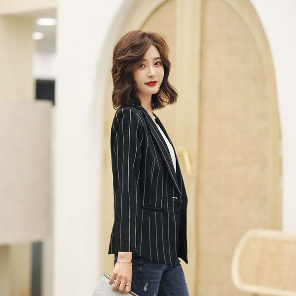 women's suits & blazers jacket 2021 autumn and winter fashion casual temperament elegant slim stripes single button small suit shirt, White;black 
women's suits & blazers jacket 2021 autumn and winter fashion casual temperament elegant slim stripes single button small suit shirt, White;black