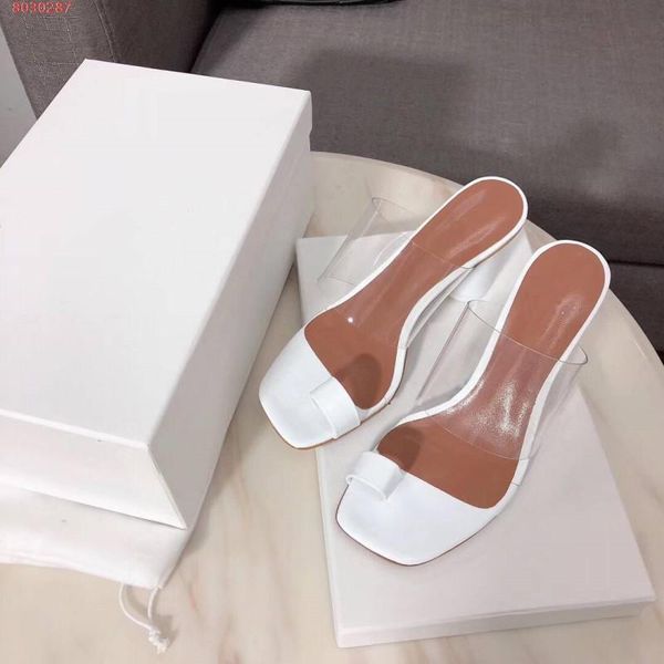 2019 fashion new women elegant style heels slipper with transparent material and fresh high-end atmosphere, Black
2019 fashion new women elegant style heels slipper with transparent material and fresh high-end atmosphere, Black