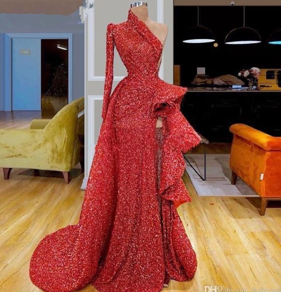 2020 reflective prom dresses red one shoulder sequins high split evening gowns long sleeve ruffles ruched a line sweep train party wear
2020 reflective prom dresses red one shoulder sequins high split evening gowns long sleeve ruffles ruched a line sweep train party wear