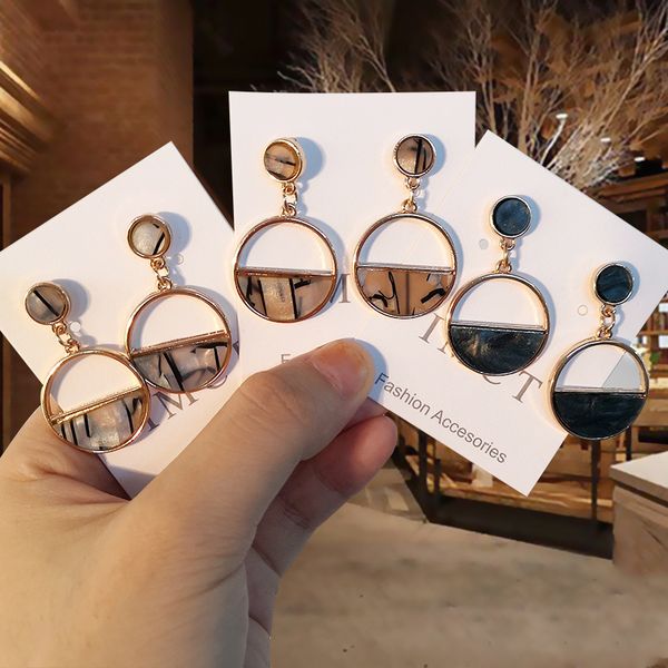 new women's earrings colorful metal shake simple charm cutout geometric drop earrings suitable for winter jewelry gifts 2019 hot, Silver
new women's earrings colorful metal shake simple charm cutout geometric drop earrings suitable for winter jewelry gifts 2019 hot, Silver