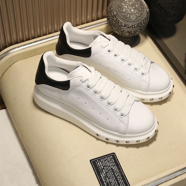 19ss sewing outsole autumn luxury man sneakers shoes canvas fabric men's casual shoes lace up flats male vulcanize shoes man, Black
19ss sewing outsole autumn luxury man sneakers shoes canvas fabric men's casual shoes lace up flats male vulcanize shoes man, Black