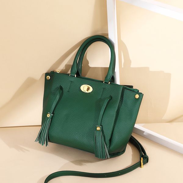 2020 new leather leather handbags european and american fashion trend handbag shoulder bag messenger bag
2020 new leather leather handbags european and american fashion trend handbag shoulder bag messenger bag