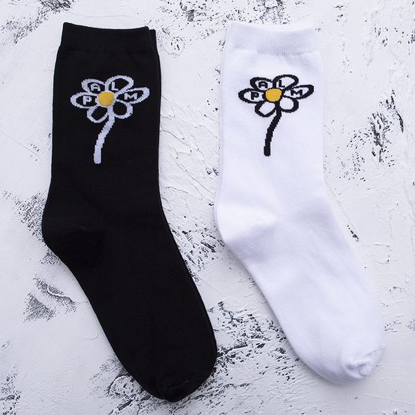 european and american palm flowers zou ju socks angels embroidery cotton sports socks men and women, Black
european and american palm flowers zou ju socks angels embroidery cotton sports socks men and women, Black