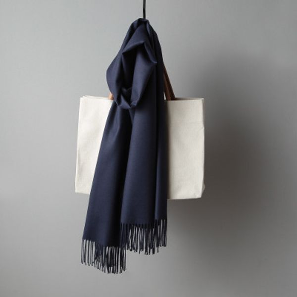 2019 autumn and winter europe and the united states oversized scarf women warm fringed shawl solid color imitation cashmere thick dual-use, Blue;gray
2019 autumn and winter europe and the united states oversized scarf women warm fringed shawl solid color imitation cashmere thick dual-use, Blue;gray