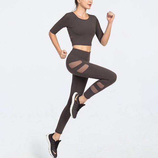 autumn and winter new yoga suit female net gauze stitching set decoration was thin gym sports two-piece suit
autumn and winter new yoga suit female net gauze stitching set decoration was thin gym sports two-piece suit