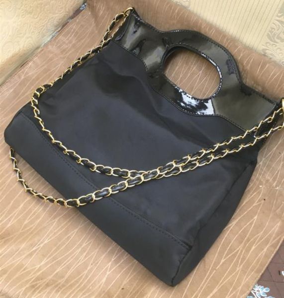 Hot sale! Classic CC logo shoulder bag sequins 2 color logo makeup case with chain strap High quality Woman Fashion handbag Wedding gift VIP
Hot sale! Classic CC logo shoulder bag sequins 2 color logo makeup case with chain strap High quality Woman Fashion handbag Wedding gift VIP