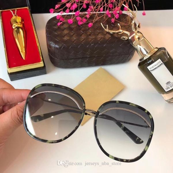 sunglasses for women fashion design retro style big square frame uv protection cr-39 lens full frame come with case, White;black
sunglasses for women fashion design retro style big square frame uv protection cr-39 lens full frame come with case, White;black