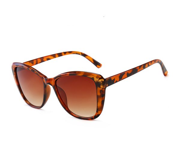 ins new sunglasses european and american big frame trend excellent quality fashion designer sunglasses blue silver pink classic female, White;black
ins new sunglasses european and american big frame trend excellent quality fashion designer sunglasses blue silver pink classic female, White;black