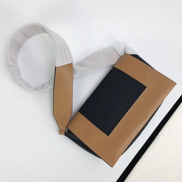 luxury brown shoulder bags designer fashion totes female genuine leather flap bag women messenger bags casual clutch bag
luxury brown shoulder bags designer fashion totes female genuine leather flap bag women messenger bags casual clutch bag