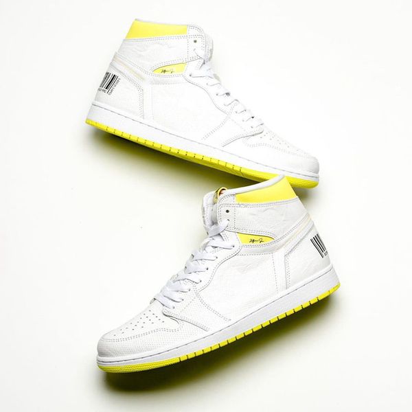 2019 new released authentic 1 high first class flight men basketball shoes sports sneakers with original box 555088-170
2019 new released authentic 1 high first class flight men basketball shoes sports sneakers with original box 555088-170