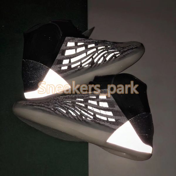 2020 kanye west men basketball shoes new fashion quantum triple black women basketball sneakers luxury designer sport trainers
2020 kanye west men basketball shoes new fashion quantum triple black women basketball sneakers luxury designer sport trainers