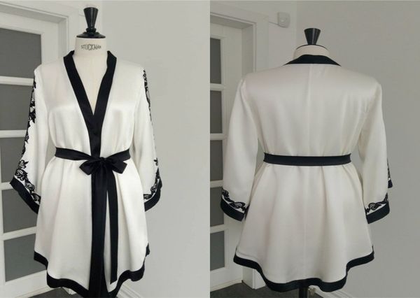 2020 elegant a line women bath robes v neck long sleeve appliques satin silk bridal robe custom made short sleepwear bath robe cheap, White;pink
2020 elegant a line women bath robes v neck long sleeve appliques satin silk bridal robe custom made short sleepwear bath robe cheap, White;pink
