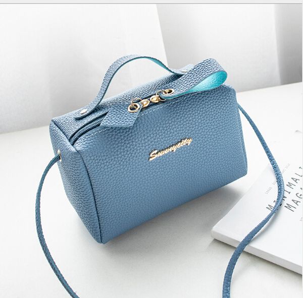 bag female 2019 winter new fashion handbags popular lychee pattern ladies shoulder bag korean version of the wild messenger bag
bag female 2019 winter new fashion handbags popular lychee pattern ladies shoulder bag korean version of the wild messenger bag