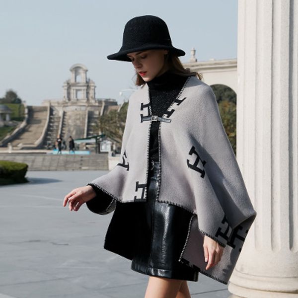 autumn/winter 2019 new korean double-sided woollen jacket -- women's handmade woollen cape -- short blouse, Black
autumn/winter 2019 new korean double-sided woollen jacket -- women's handmade woollen cape -- short blouse, Black