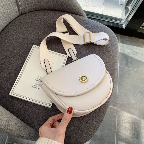 ins small bag new winter 2020 texture of saddle bag restoring ancient ways is popular. lady worn single shoulder
ins small bag new winter 2020 texture of saddle bag restoring ancient ways is popular. lady worn single shoulder