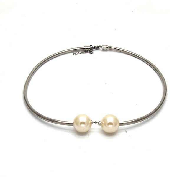 2019 women fashion wholesale stainless steel necklace torques necklace with two pearl for woman n03188, Silver
2019 women fashion wholesale stainless steel necklace torques necklace with two pearl for woman n03188, Silver