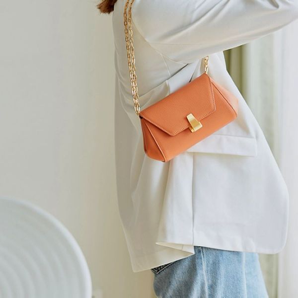 chains bag women genuine leather bag fashion lock cowhide female shoulder simple lady crossbody envelope
chains bag women genuine leather bag fashion lock cowhide female shoulder simple lady crossbody envelope