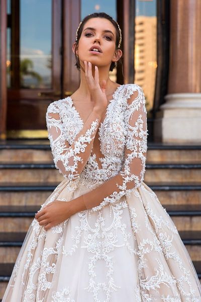 new design deep v neck a-line wedding dresses sheer neck long sleeves lace applique button back court train wedding dress bridal gowns, White
new design deep v neck a-line wedding dresses sheer neck long sleeves lace applique button back court train wedding dress bridal gowns, White