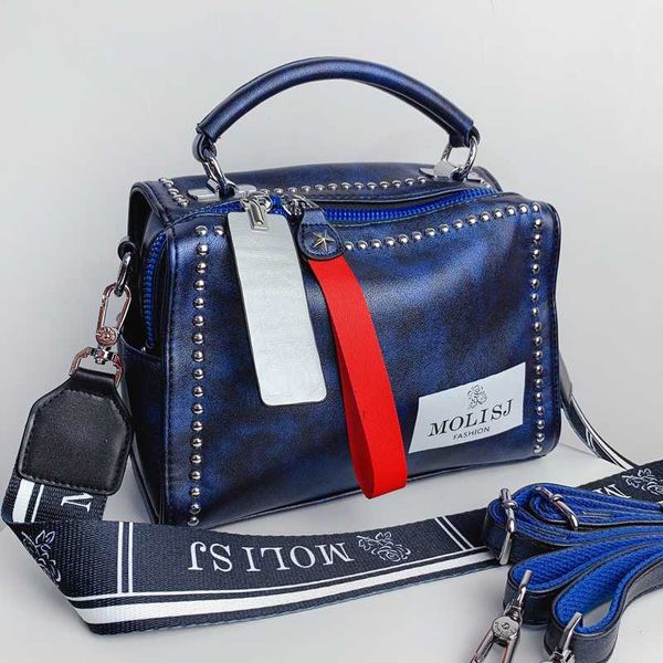 fashion genuine leather boston bags for women classic wide strap shoulder messenger bags large capacity crossbody
fashion genuine leather boston bags for women classic wide strap shoulder messenger bags large capacity crossbody