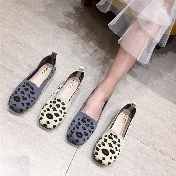 selling woman casual shoes 2019 fashion lady low-heeled shoe square toe cap two-color spot pattern design asian size 36-39, Black
selling woman casual shoes 2019 fashion lady low-heeled shoe square toe cap two-color spot pattern design asian size 36-39, Black