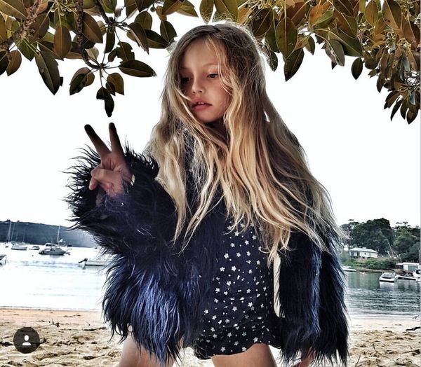 new fashion trendy children's clothing europe and america 2018 faux fur coat fur wool coats girl furry coat t0528, Blue;gray
new fashion trendy children's clothing europe and america 2018 faux fur coat fur wool coats girl furry coat t0528, Blue;gray