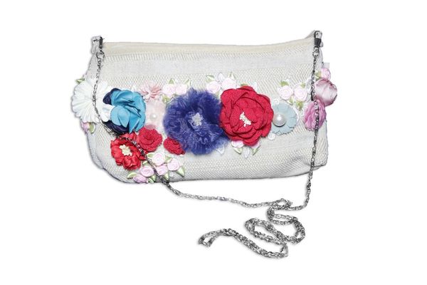 hand made new designer women linen bags female hand made flowers with peals 2 in 1 purse chain shoulder bag zipper bag
hand made new designer women linen bags female hand made flowers with peals 2 in 1 purse chain shoulder bag zipper bag