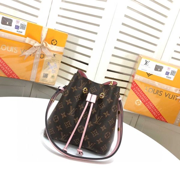 snd women bag oil wax women's leather handbags luxury lady hand bags with purse pocket women messenger bag big tote sac bols z4
snd women bag oil wax women's leather handbags luxury lady hand bags with purse pocket women messenger bag big tote sac bols z4