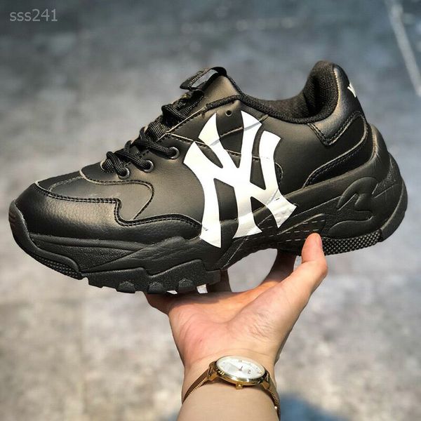 women shoes sneakers fashion casual black whiter luxury classic sneaker womens shoes flats outdoor casual shoe size us 6-8.5
women shoes sneakers fashion casual black whiter luxury classic sneaker womens shoes flats outdoor casual shoe size us 6-8.5