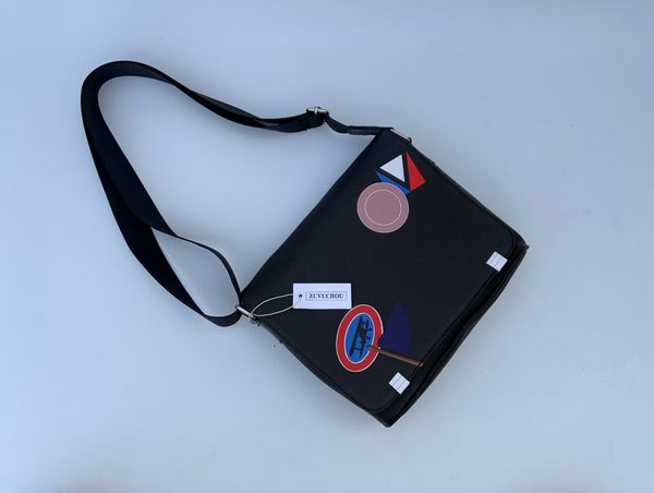 2020 classic fashion men leather messenger bags cross body bag school bookbag shoulder bag briefcase 28cm tablet bag
2020 classic fashion men leather messenger bags cross body bag school bookbag shoulder bag briefcase 28cm tablet bag