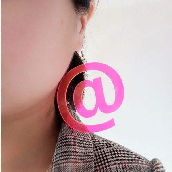 2019 new cool night club big mouse mail symbol fluorescent rose pink letter earrings women pendientes mujer kolczyki fem, Silver
2019 new cool night club big mouse mail symbol fluorescent rose pink letter earrings women pendientes mujer kolczyki fem, Silver