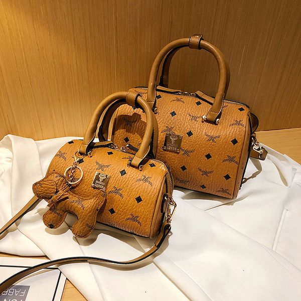 2020 new ladies handbags women messenger bags flap v women leather clutch bag tote bag
2020 new ladies handbags women messenger bags flap v women leather clutch bag tote bag