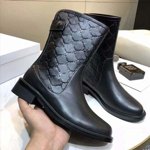 2019 woman brand ankle boots shoes lace up ribbon belt buckle real leather fashion boots flat boots shoes us:5-10 with box dhl 01, Black;grey
2019 woman brand ankle boots shoes lace up ribbon belt buckle real leather fashion boots flat boots shoes us:5-10 with box dhl 01, Black;grey