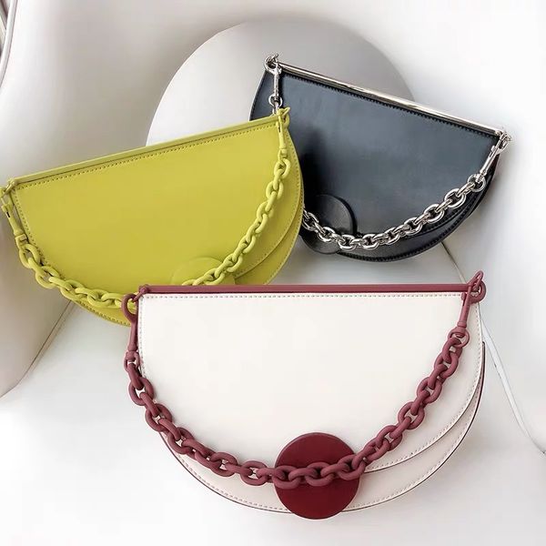 2020 new shoulder bag women's casual fashion korean stitching semicircle saddle bag diagonal cross buckle ladies
2020 new shoulder bag women's casual fashion korean stitching semicircle saddle bag diagonal cross buckle ladies