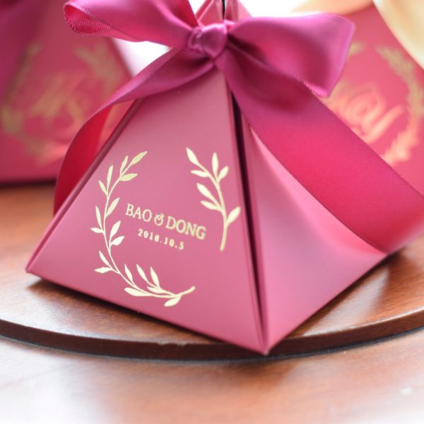 gift wrap 100pcs customized triangular wine red box paper candy packing bag for wedding favor decoration party supplies
gift wrap 100pcs customized triangular wine red box paper candy packing bag for wedding favor decoration party supplies