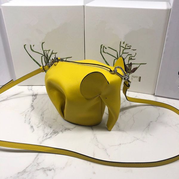 high-quality women's leather bag cross bag shoulder chain women's leather fashion heart stitching
high-quality women's leather bag cross bag shoulder chain women's leather fashion heart stitching